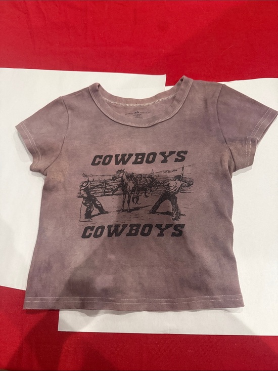 Brandy Melville Tops - Brandy Melville Mauve Cowboy Graphic Crop Tee